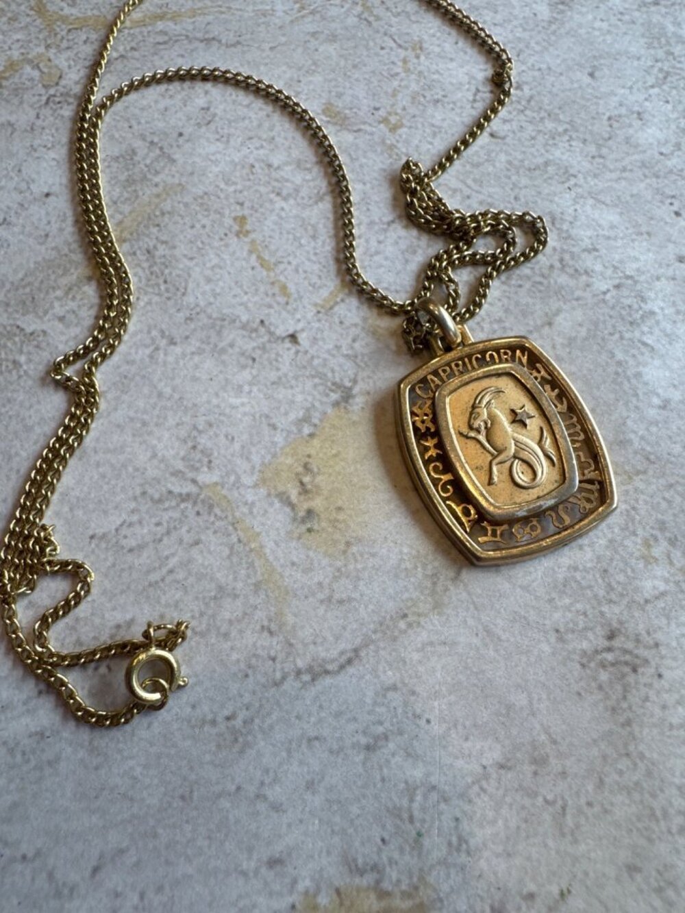 Vintage Capricorn Zodiac Pendant Necklace With Gold-Tone Chain Goat Design 24” - Picture 2 of 11